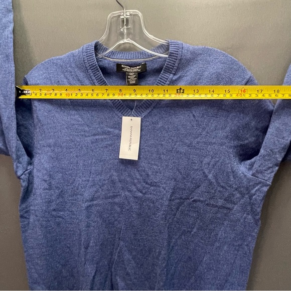 NEW Banana Republic Extra Fine Merino blue v neck knit sweater - Picture 4 of 12